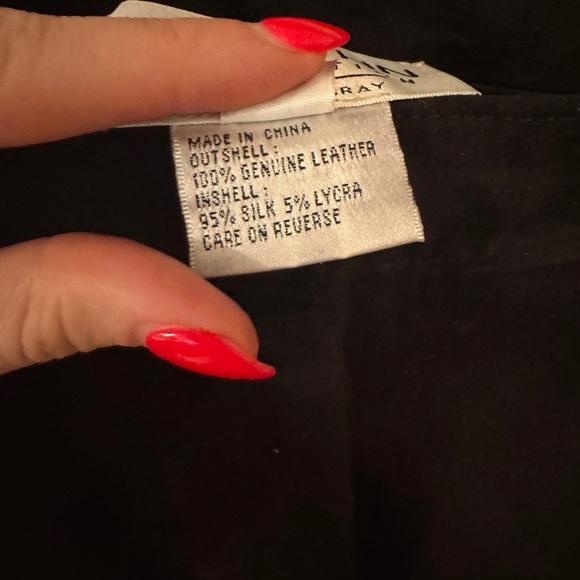 St John black Leather suede pants. Classic elegant quiet luxury classy feminine - Picture 12 of 15